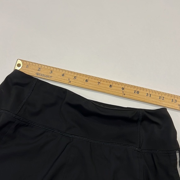 Athleta Women's Size XSBack Zipper Pocket Running Shorts Black - Picture 5 of 7